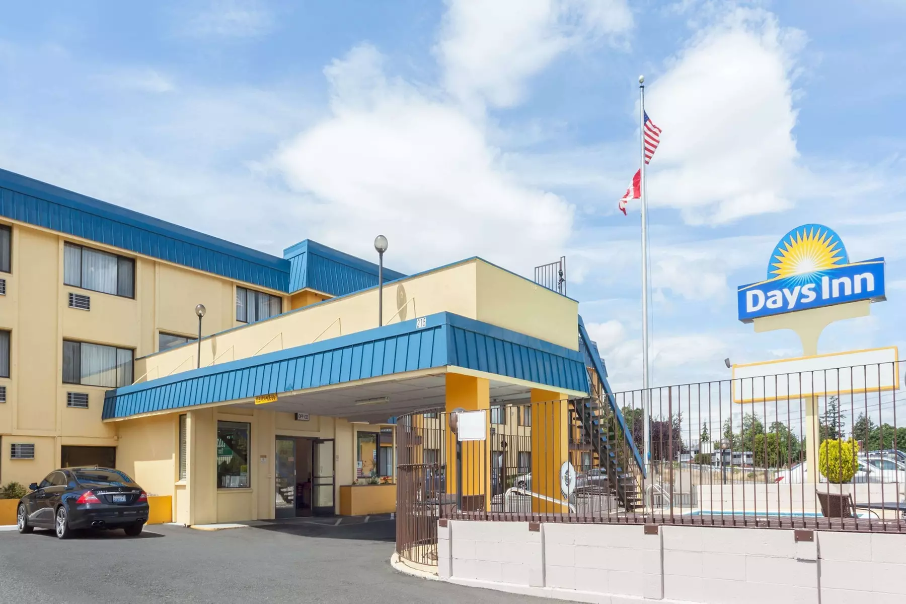 Days Inn by Wyndham Bellingham - Primary Image