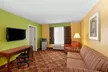 Super 8 by Wyndham Lake of the Ozarks - Second Medium