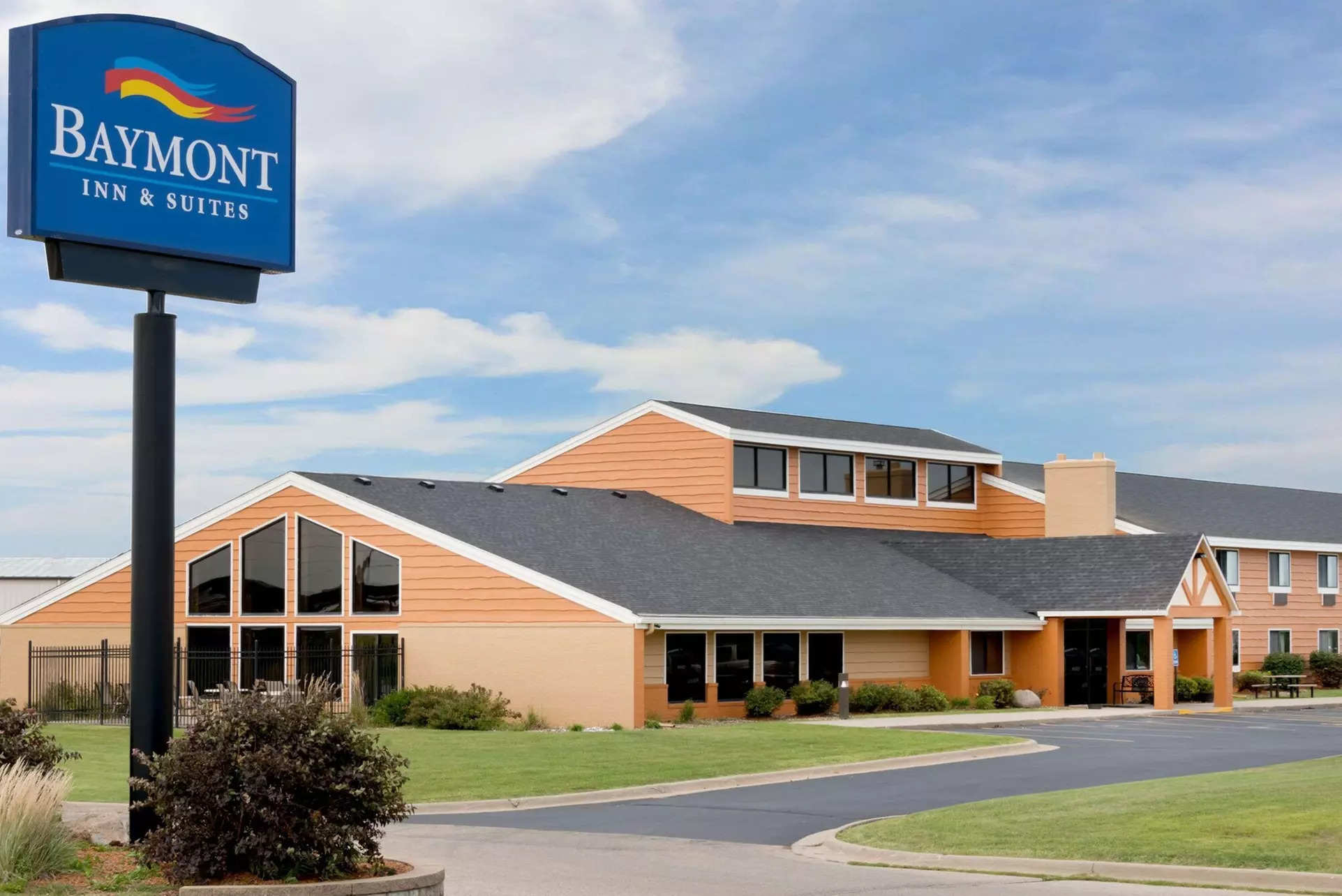 Baymont by Wyndham Marshalltown - Primary Image
