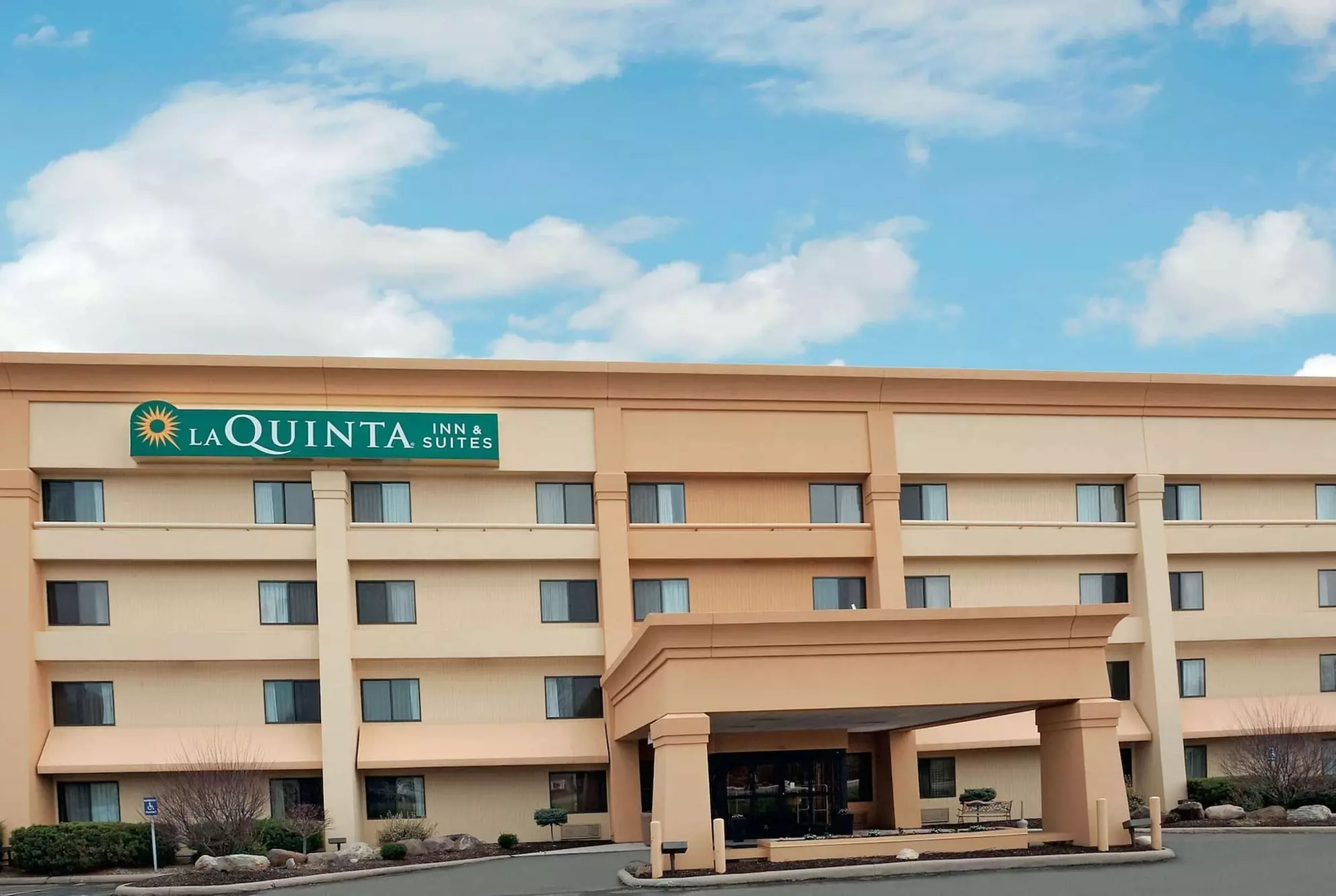 La Quinta Inn & Suites by Wyndham Mansfield OH - Primary Image