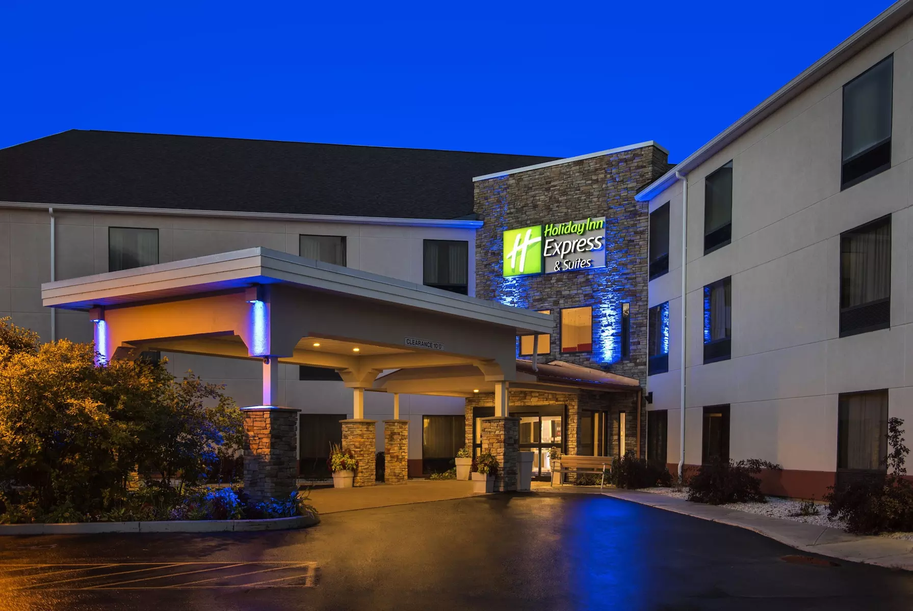 Holiday Inn Express Hotel & Suites Great Barrington by IHG - Primary Image