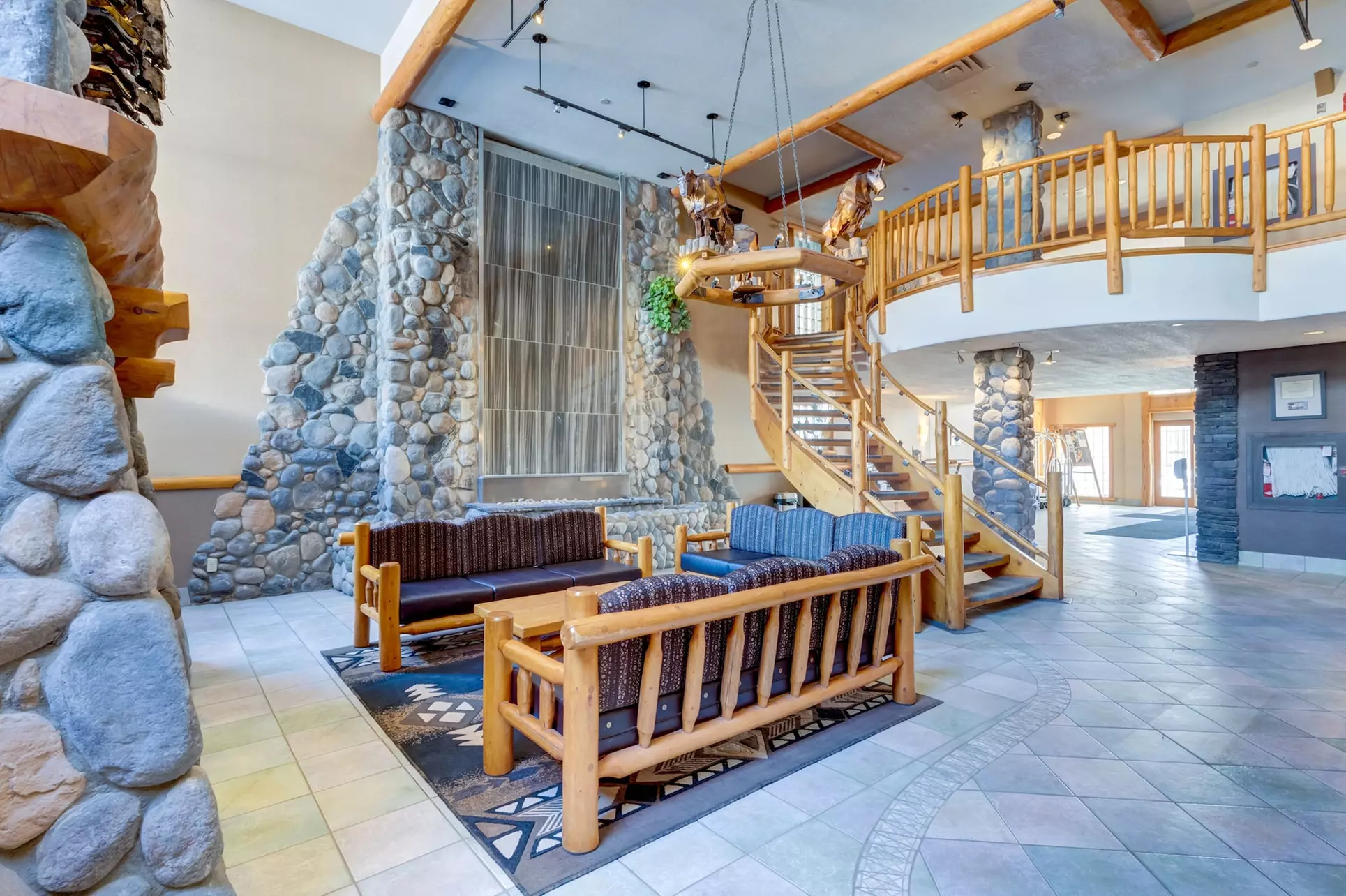 Chateau Canmore - Primary Image