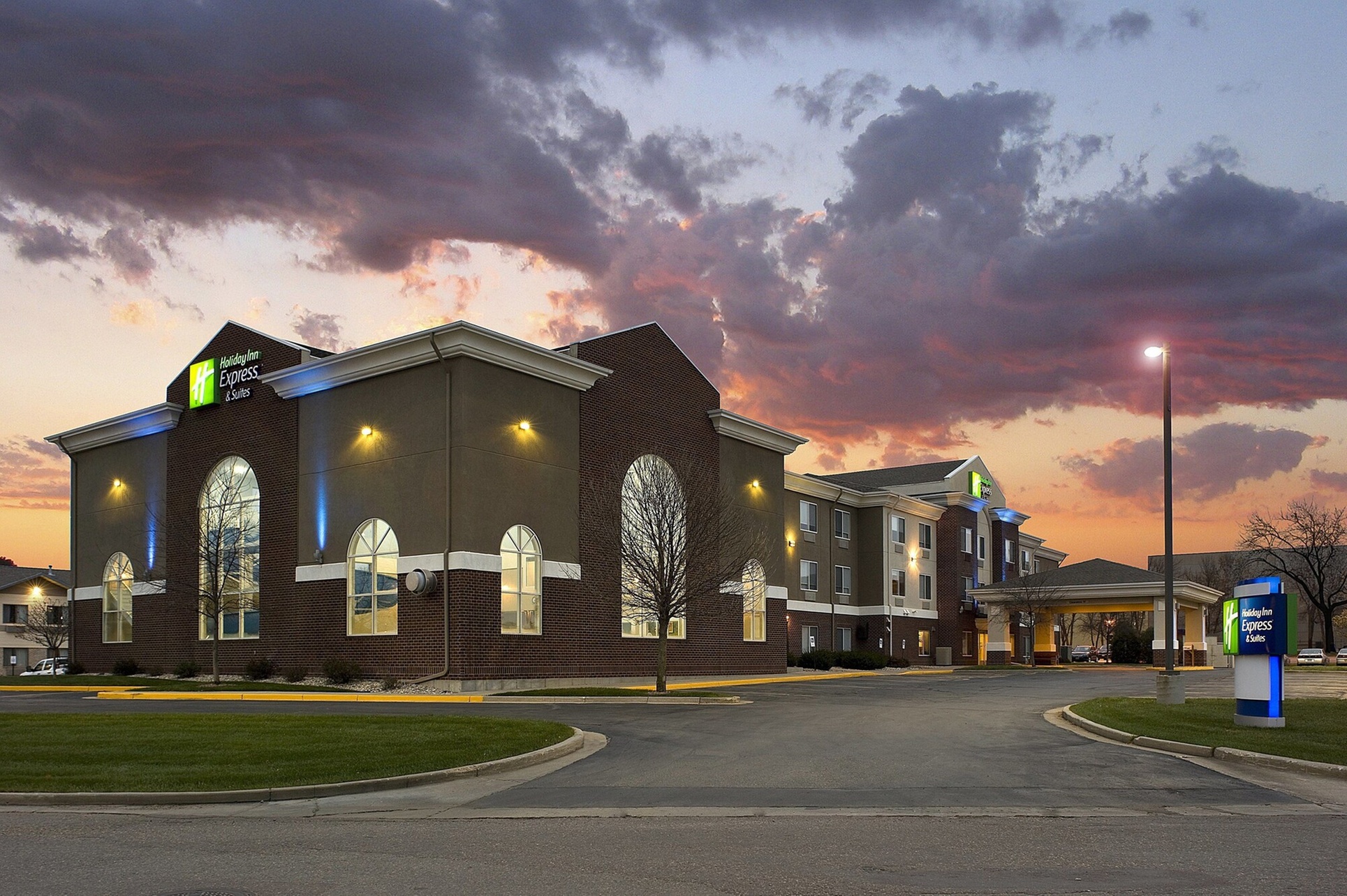 Holiday Inn Express & Suites Brookings by IHG