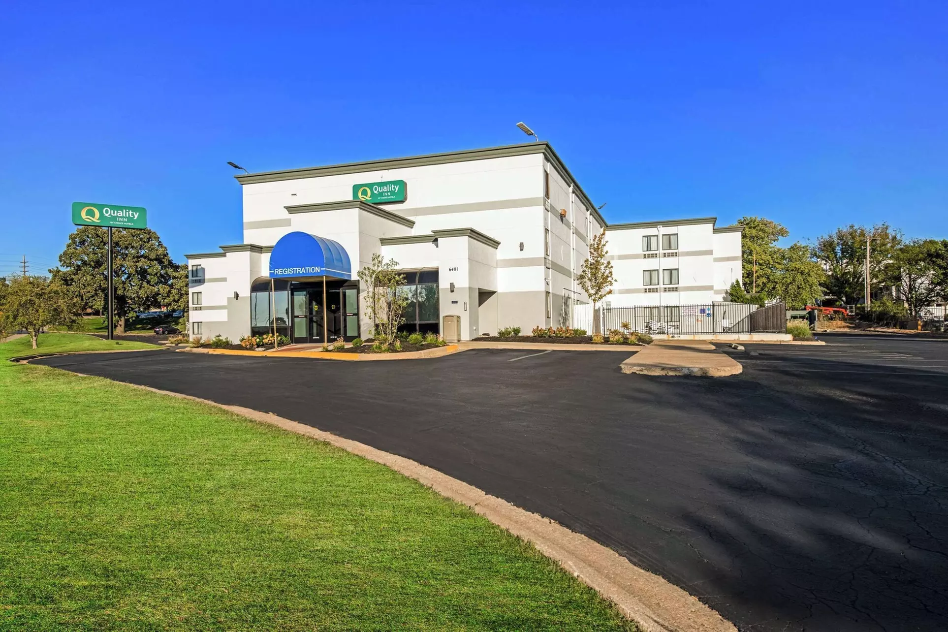 Quality Inn Merriam Kansas City - Primary Image