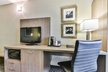 Comfort Inn Aéroport - Second Medium