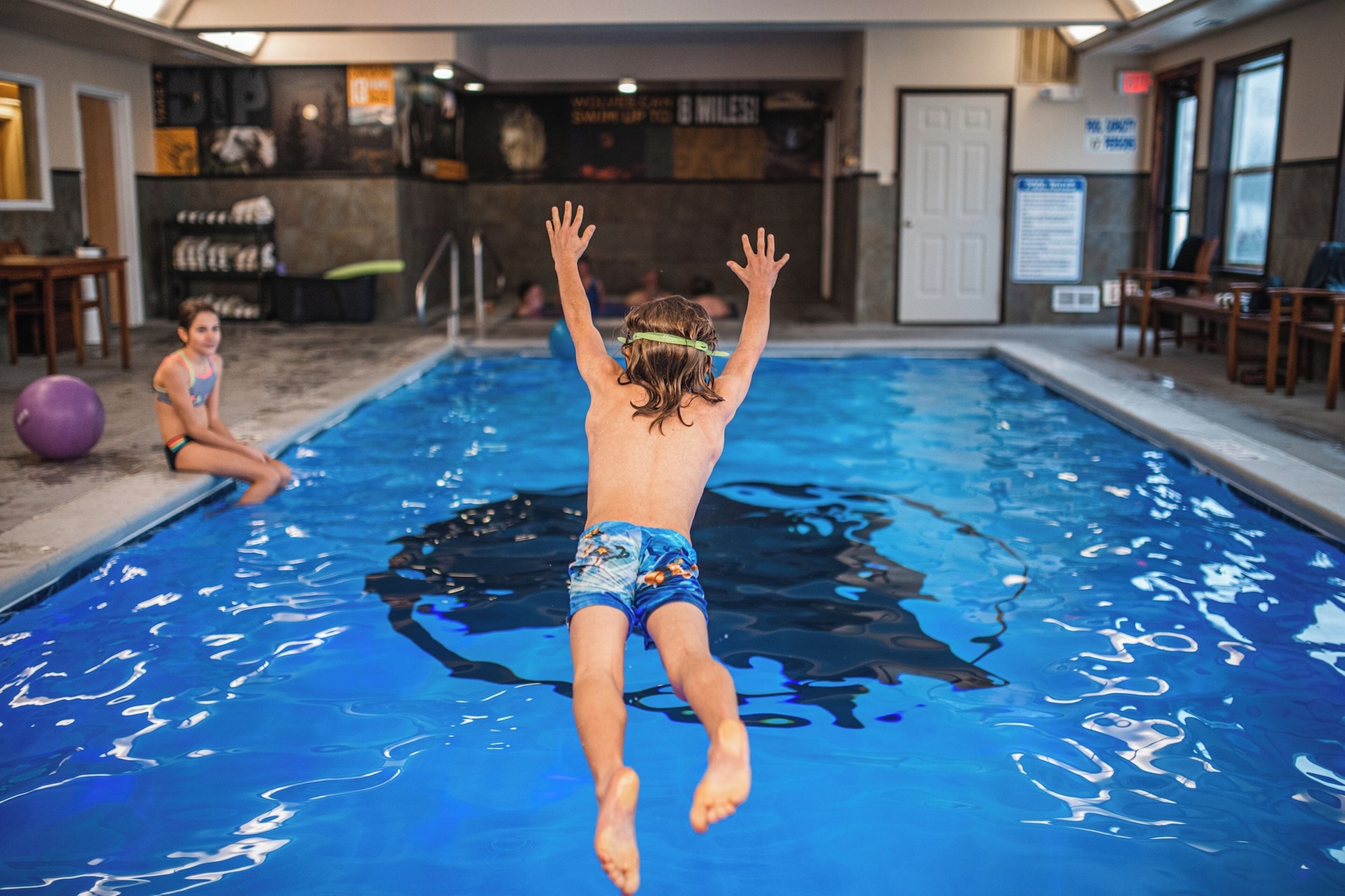Gray Wolf Inn & Suites