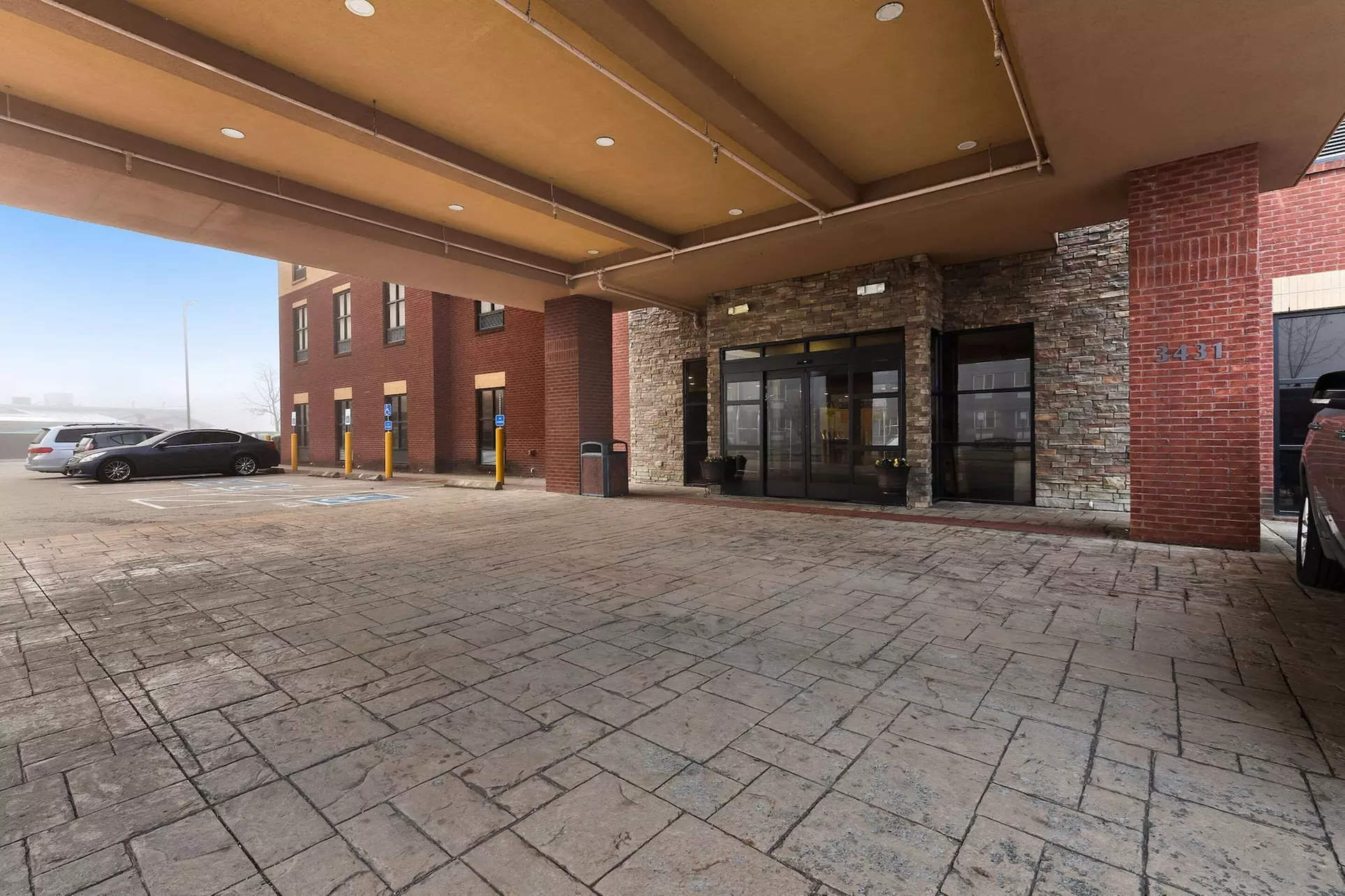 Comfort Suites Nashville - Primary Image