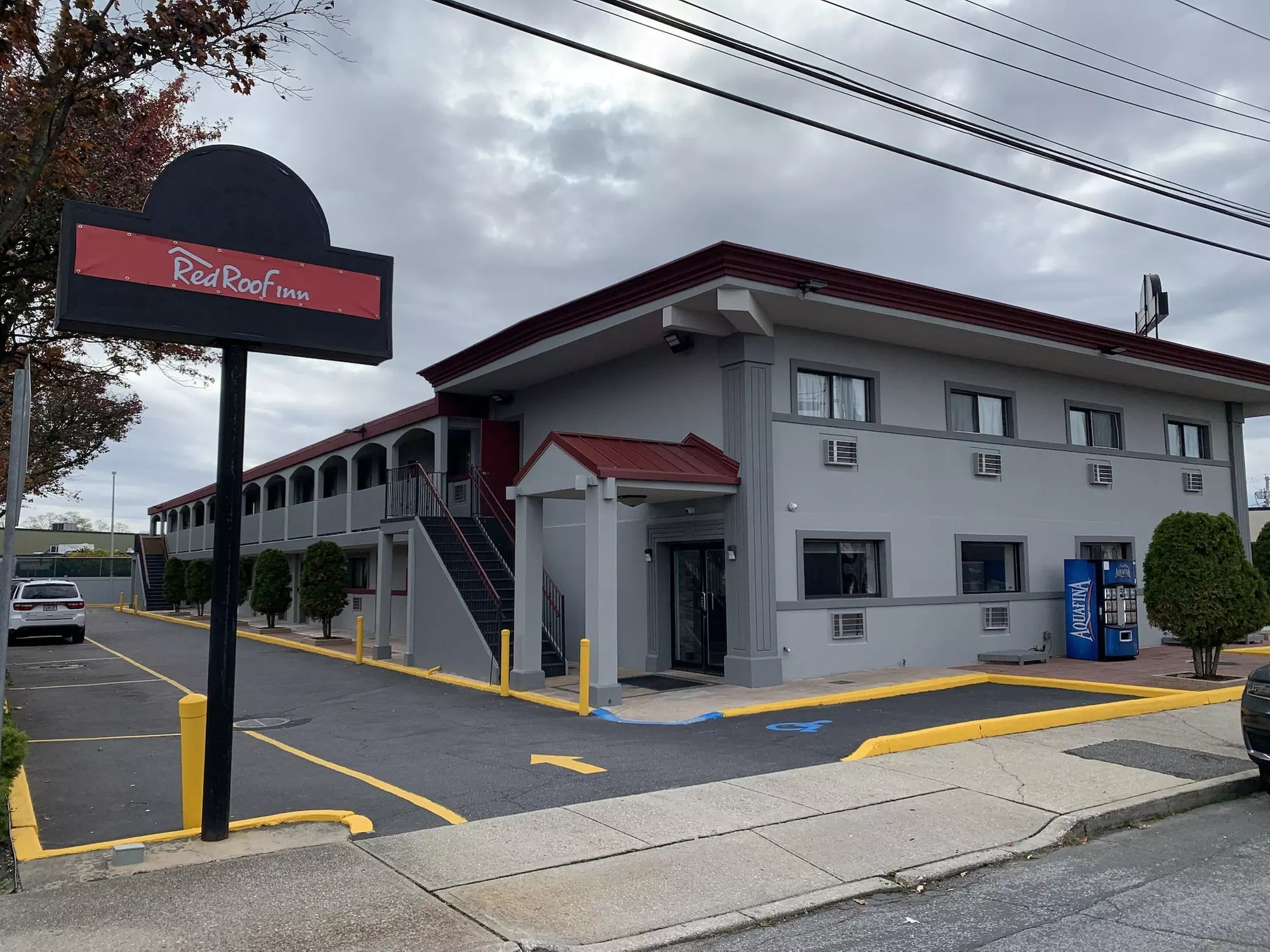 Red Roof Inn Copiague - Primary Image