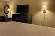 Super 8 by Wyndham Colby - Second Medium