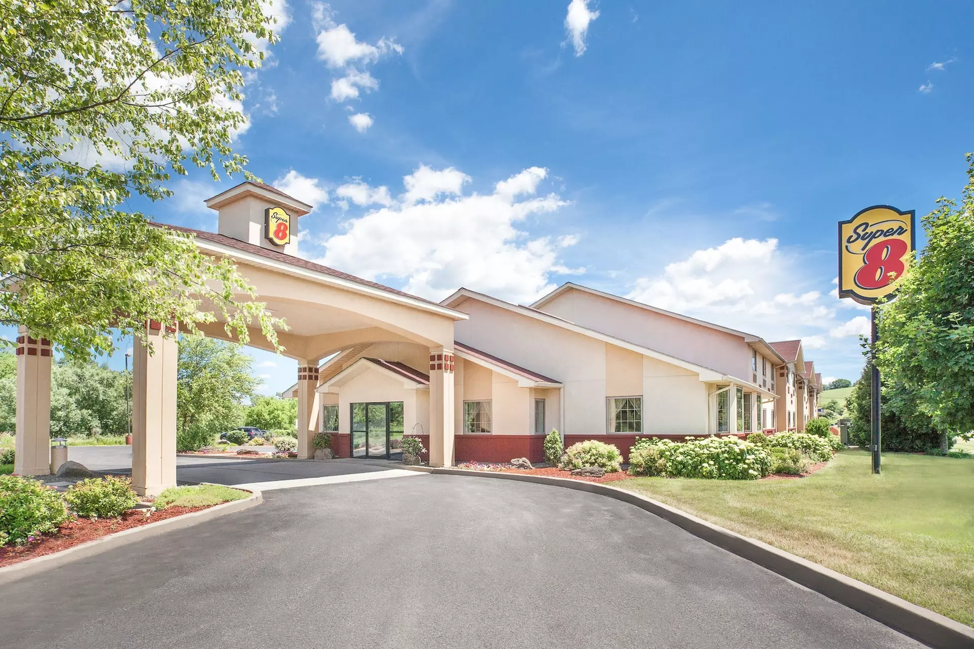 Super 8 by Wyndham Cobleskill NY - Primary Image
