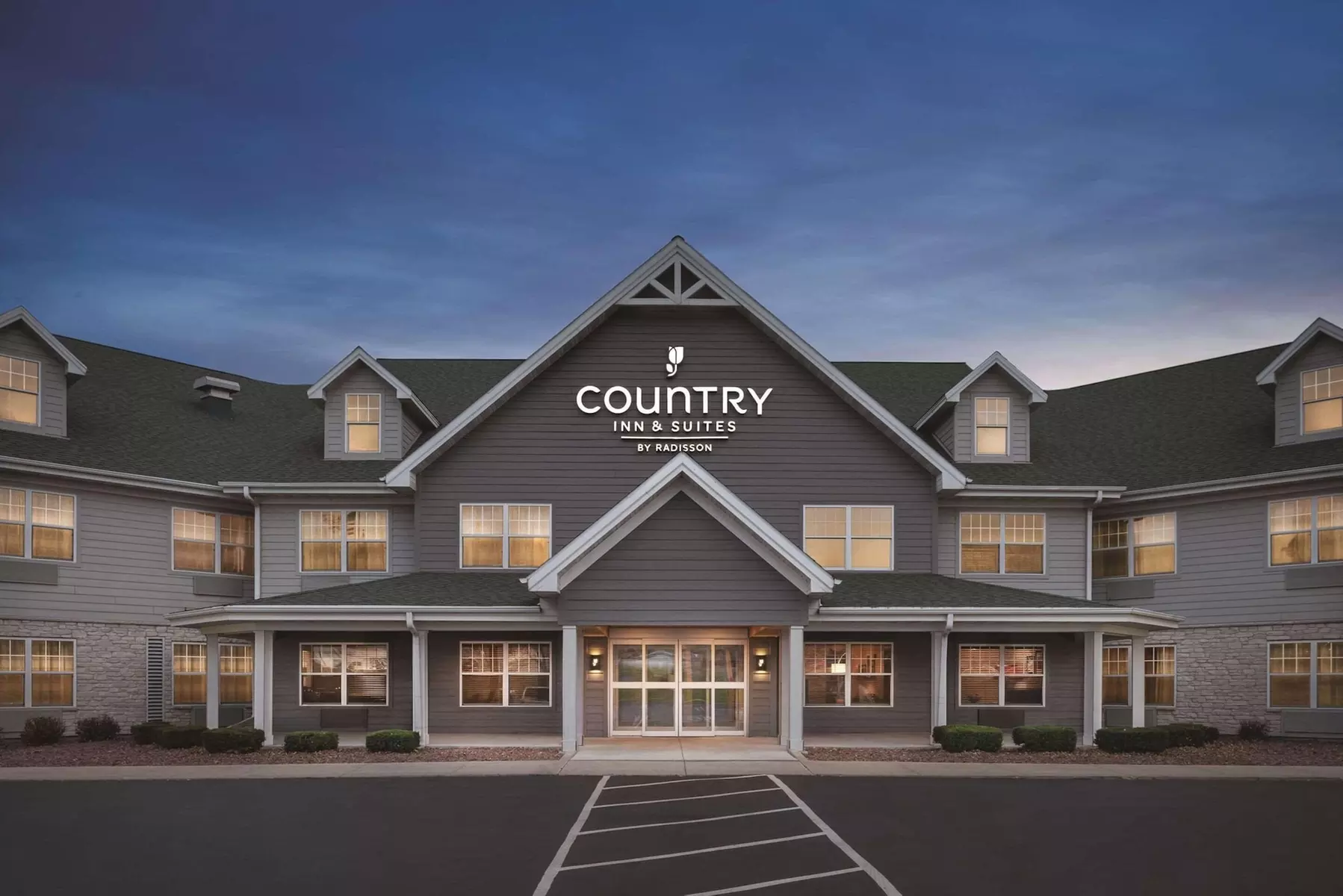 Country Inn & Suites by Radisson, Germantown, WI - Primary Image