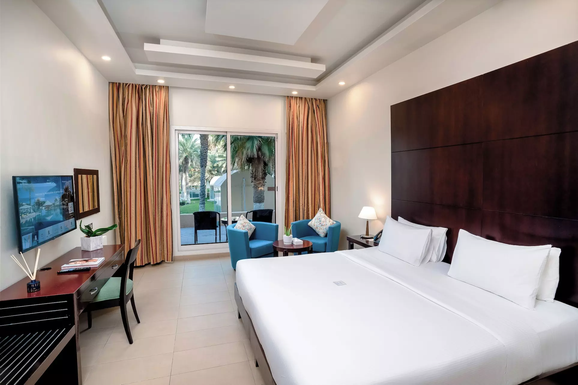 Metropolitan Al Mafraq Hotel