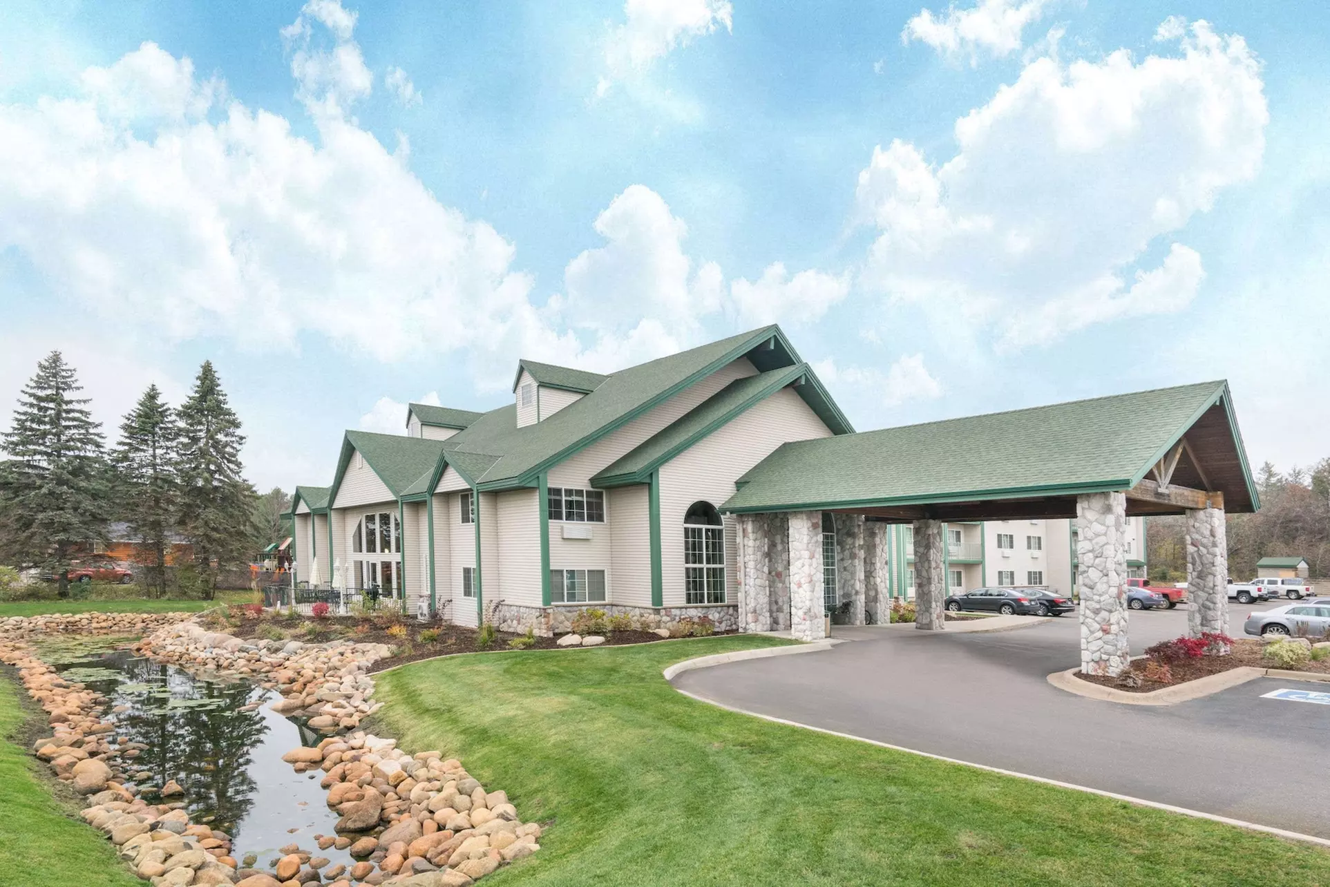 Baymont by Wyndham Baxter/Brainerd Area - Primary Image