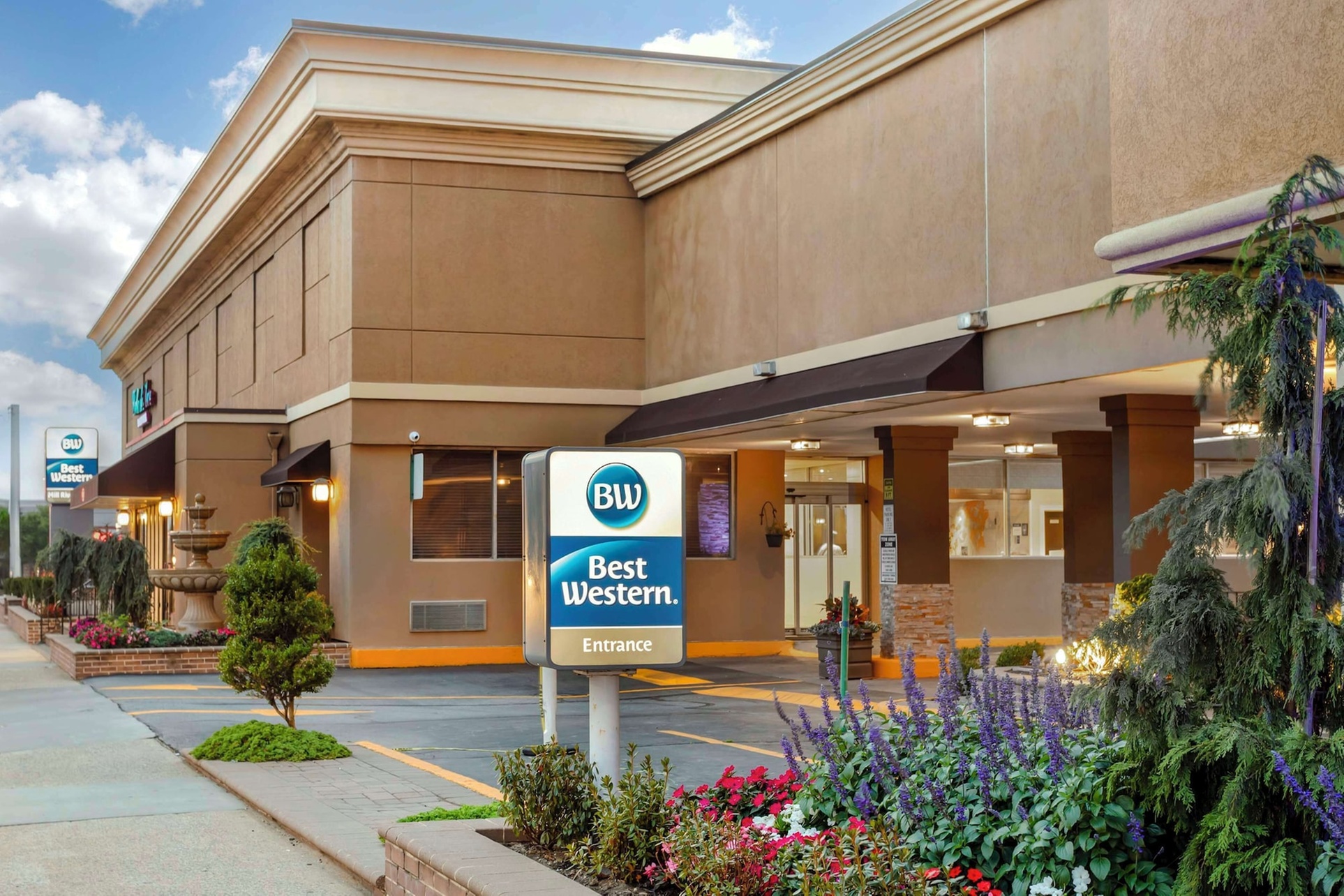 Best Western Mill River Manor