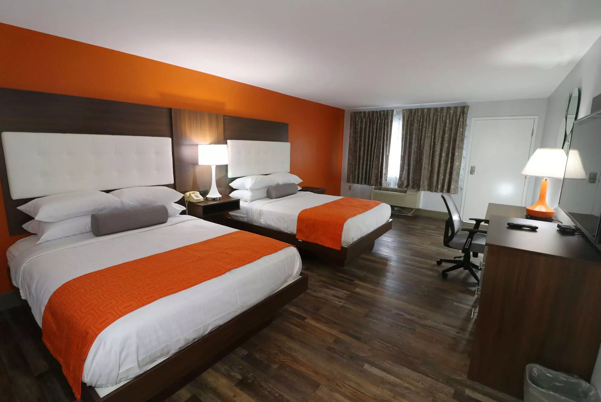 Howard Johnson by Wyndham Downtown Gatlinburg - Primary Image