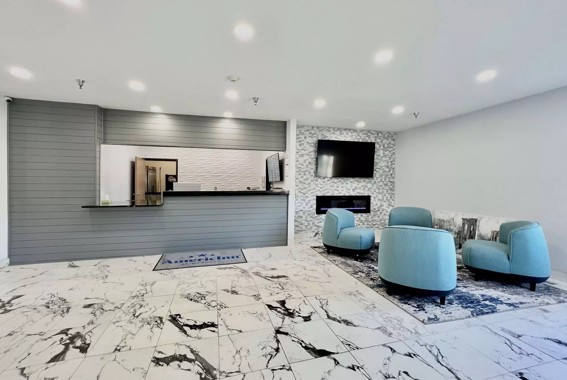 AmericInn by Wyndham Quincy - Primary Image