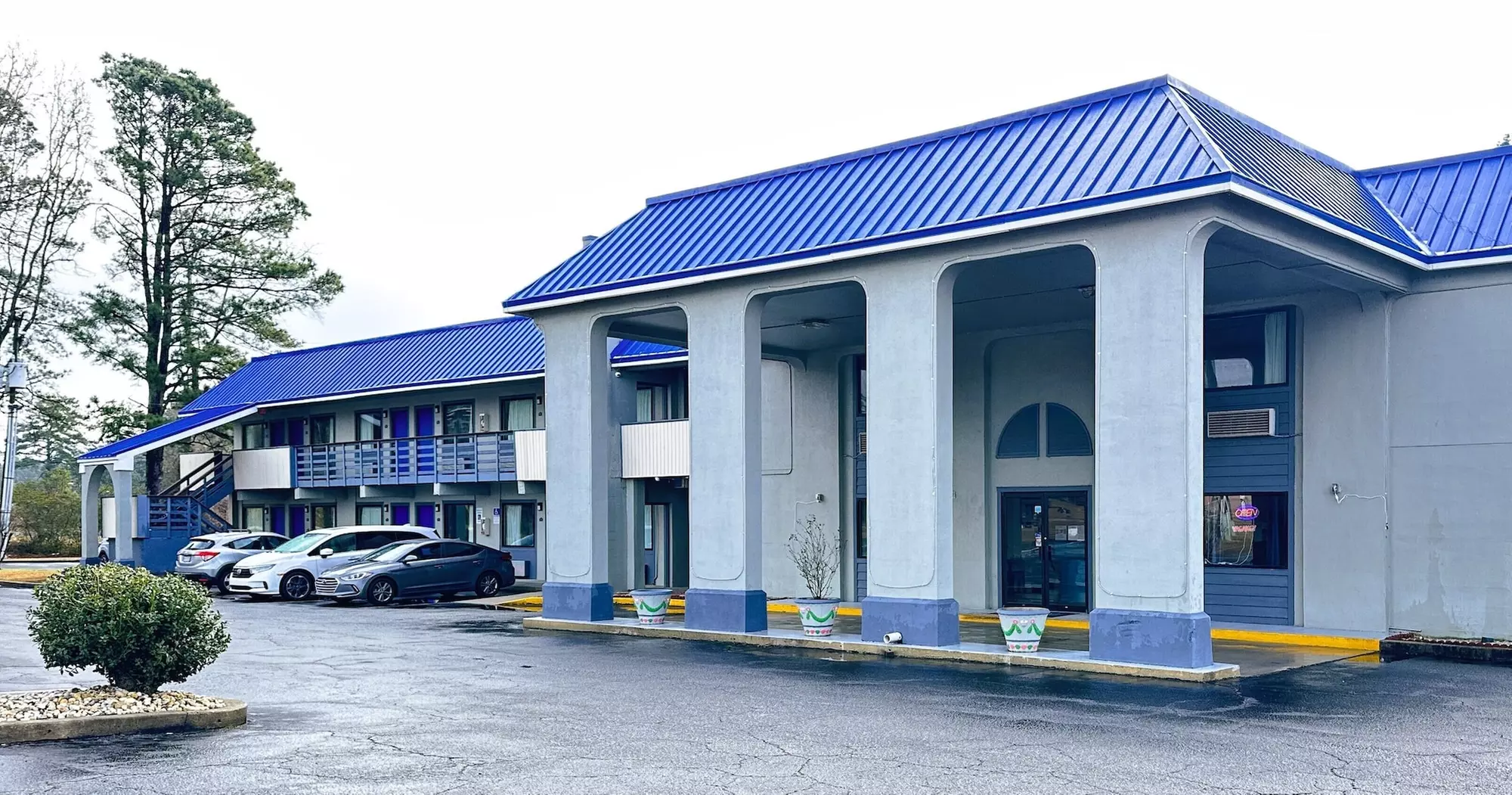 Rodeway Inn & Suites Plymouth Hwy 64 - Primary Image
