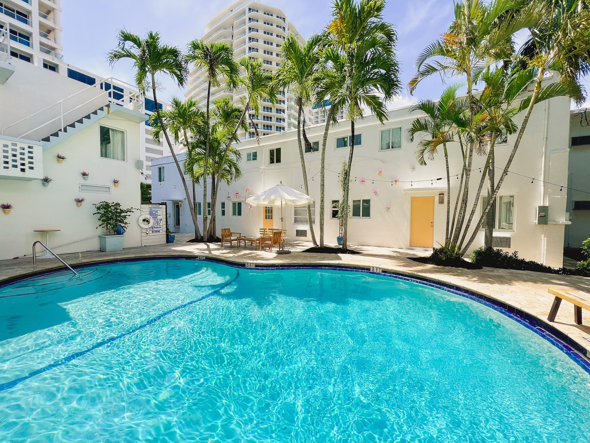 North Beach Hotel