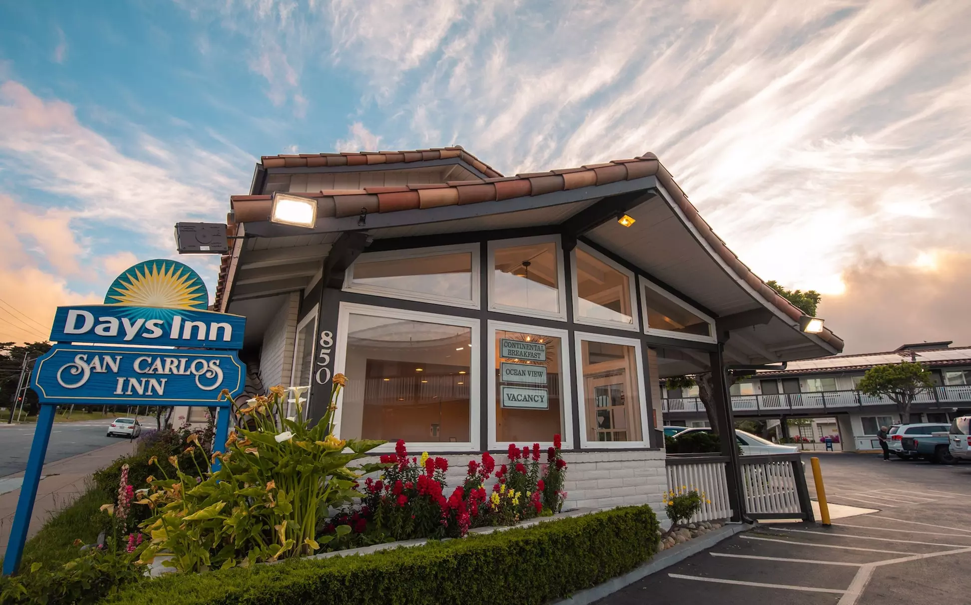 Days Inn by Wyndham Monterey Downtown - Primary Image