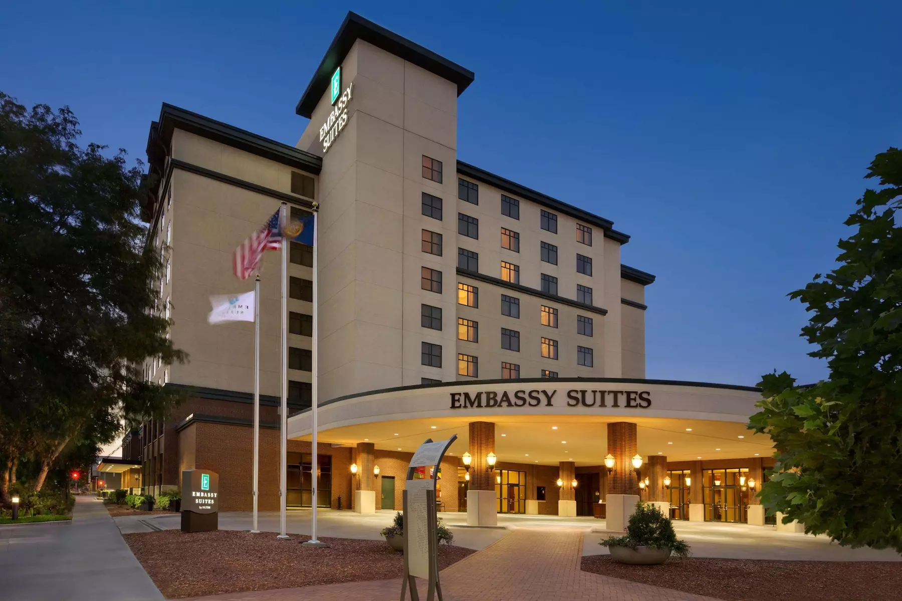 Embassy Suites Lincoln - Primary Image