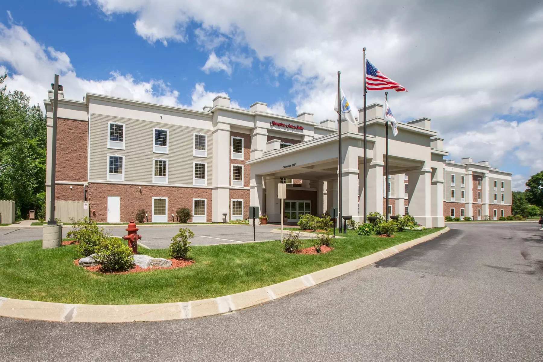Hampton Inn & Suites Berkshires-Lenox - Primary Image