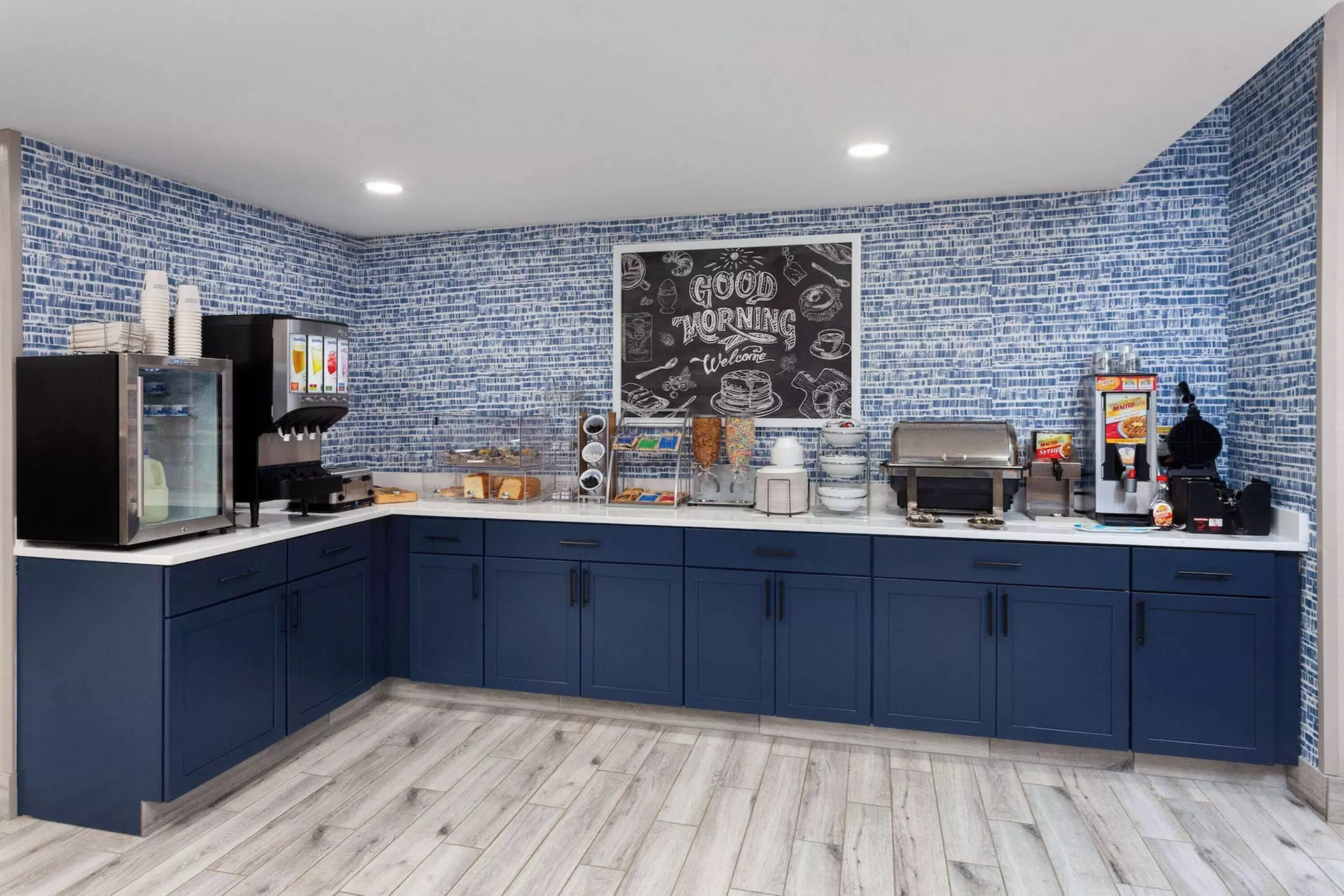 AmericInn by Wyndham Eagle River Downtown - Primary Image