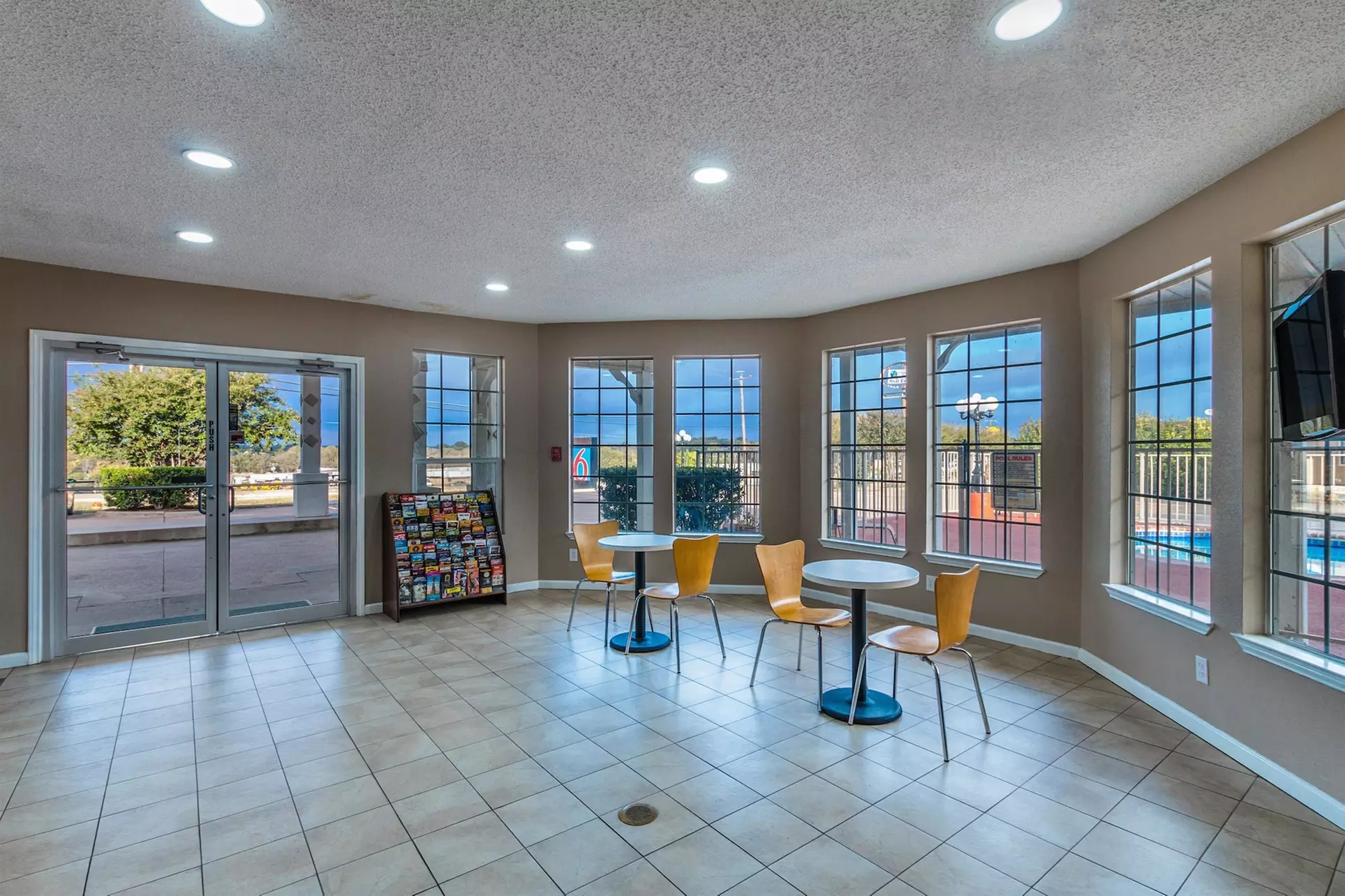 Motel 6 Waxahachie, TX - Primary Image