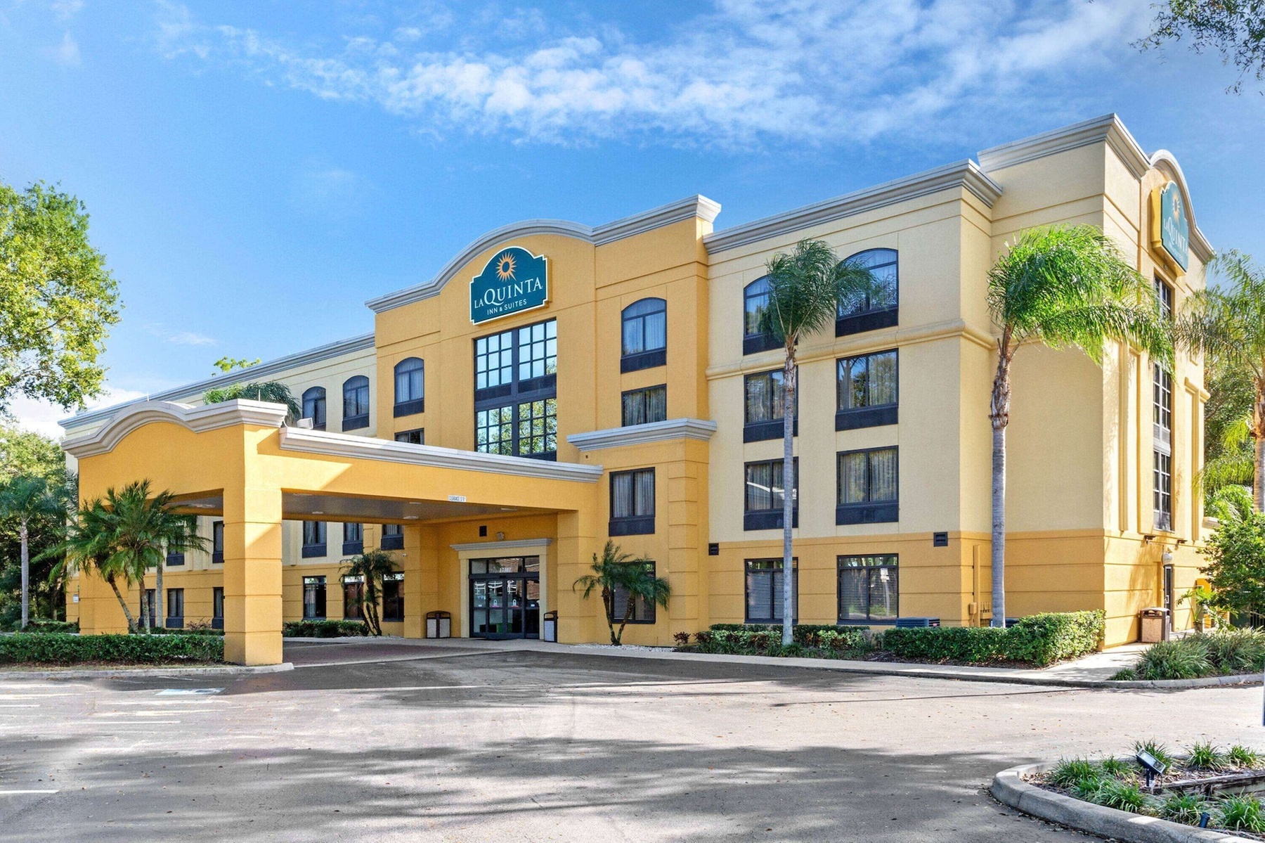 Comfort Inn & Suites Tampa North I-75