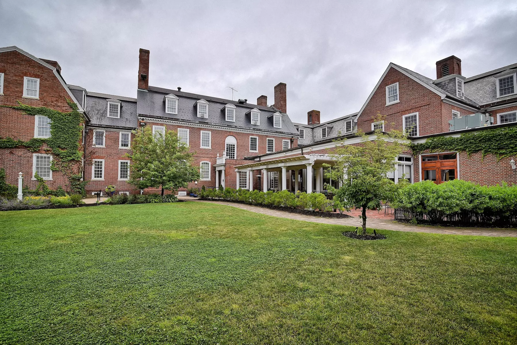 Exeter Inn - Primary Image