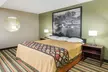 Super 8 by Wyndham Bloomington - Second Medium