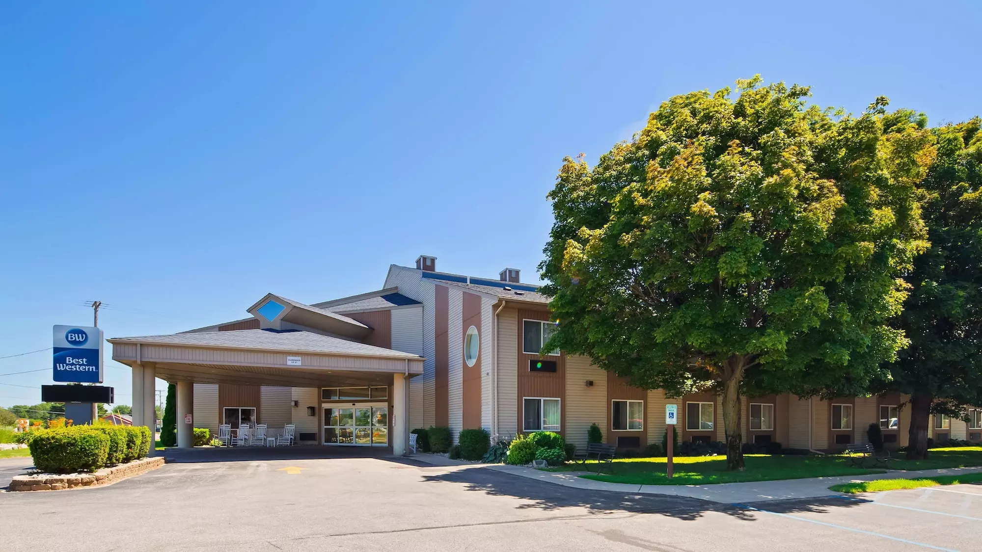 Best Western Lakewinds - Primary Image