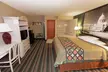 Super 8 by Wyndham Jacksonville AR - Second Medium