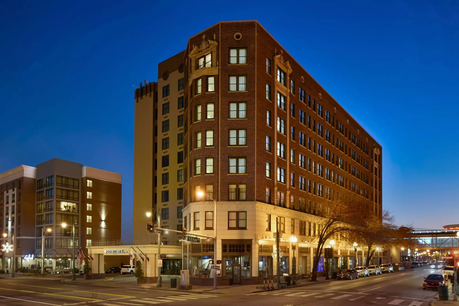 DoubleTree by Hilton Memphis Downtown - Primary Image