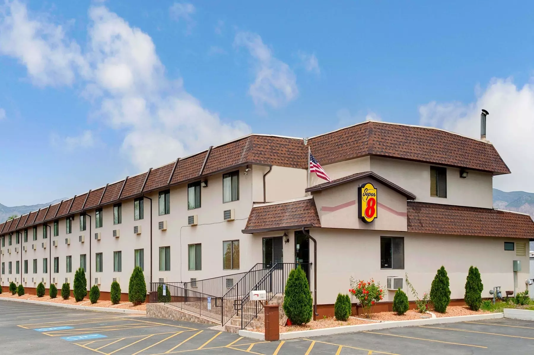 Super 8 by Wyndham Ogden - Primary Image