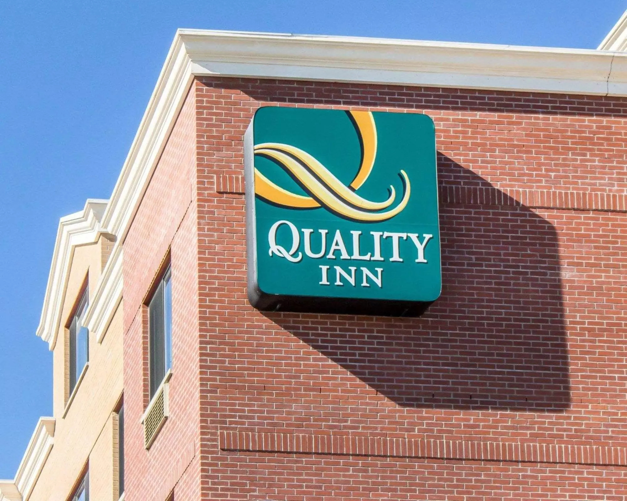Paramount Inn - Primary Image
