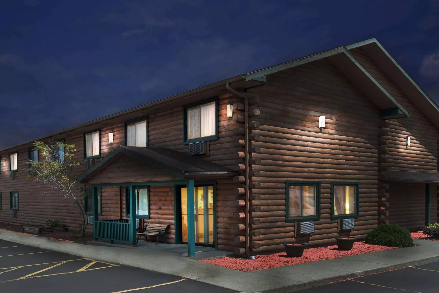 Super 8 by Wyndham Ticonderoga - Primary Image