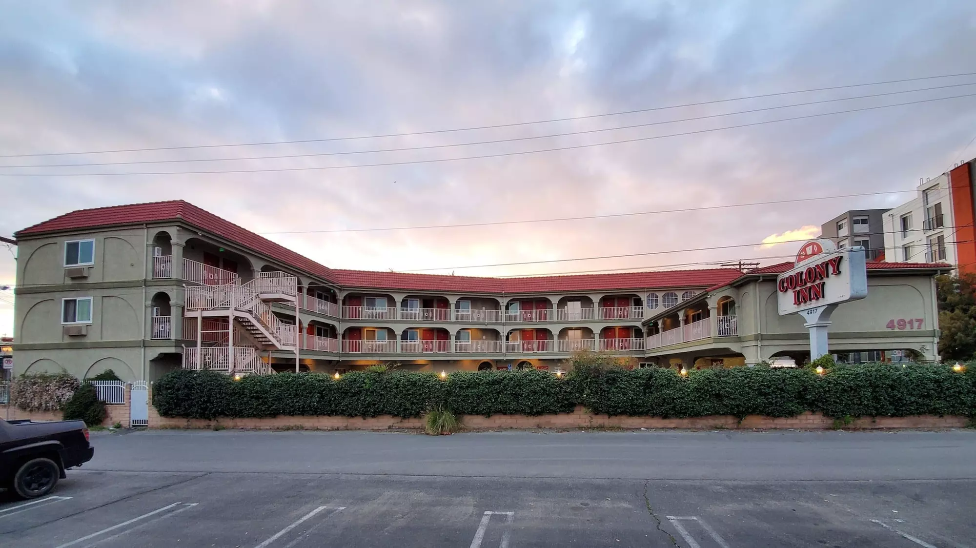 Colony Inn - Primary Image