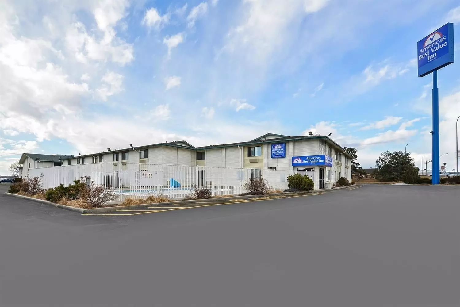 Americas Best Value Inn Lincoln Airport - Primary Image