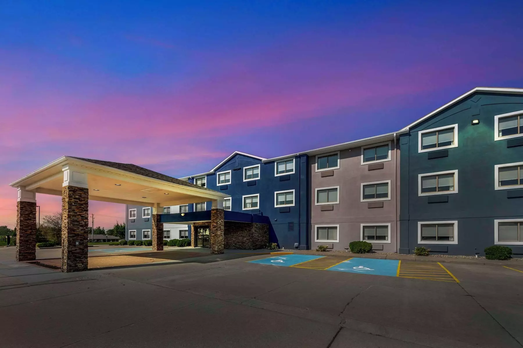 Comfort Inn Kendallville East - Primary Image