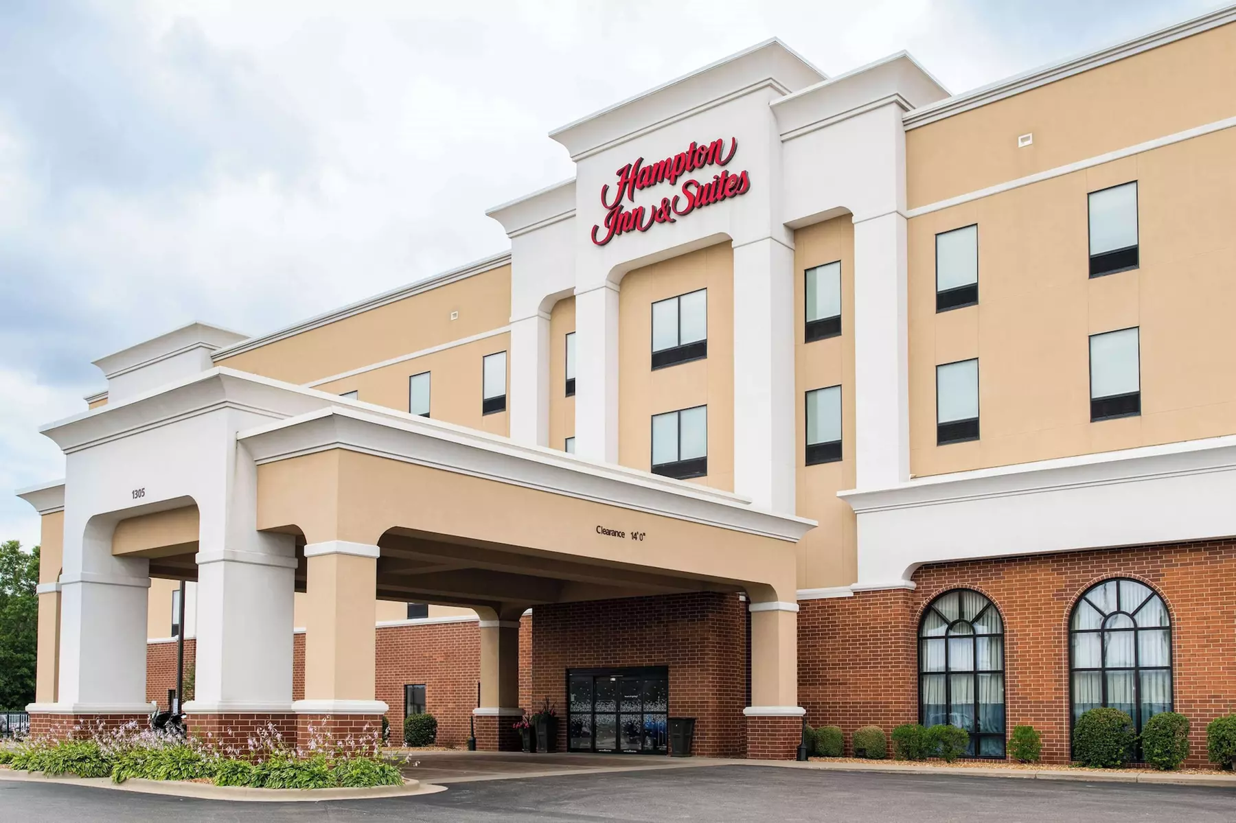 Hampton Inn & Suites Effingham - Primary Image