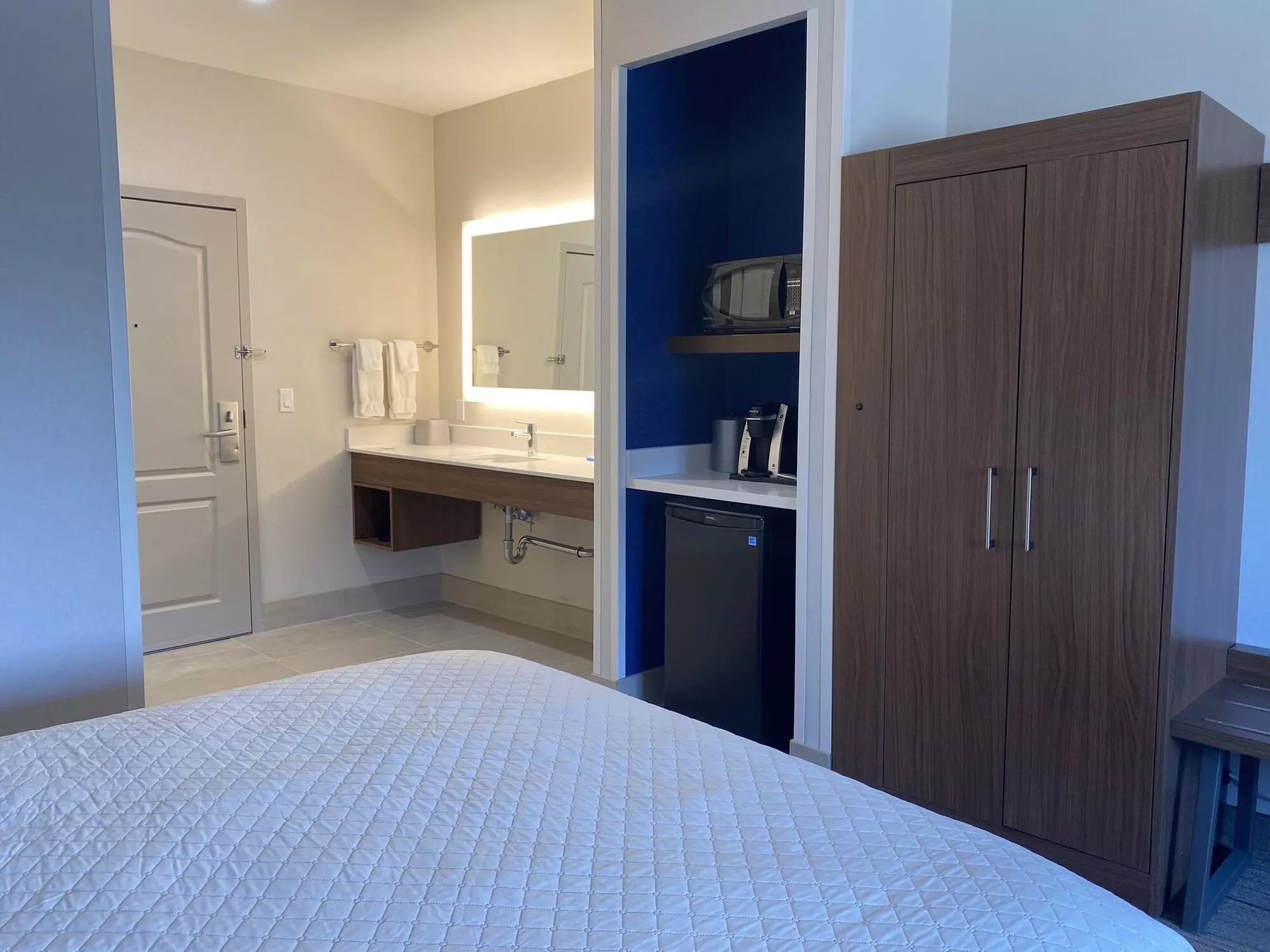 Holiday Inn Express & Suites Mountain View Silicon Valley by IHG - Primary Image