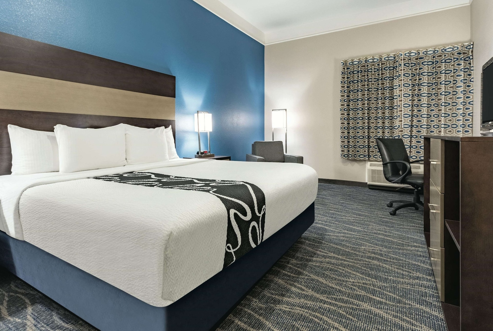 La Quinta Inn & Suites by Wyndham Phoenix I-10 West
