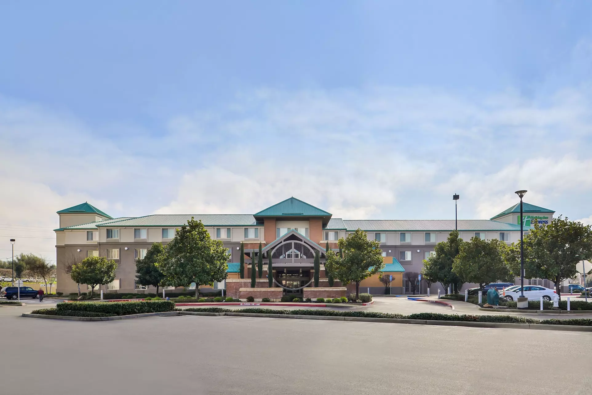 Holiday Inn Express & Suites Elk Grove Central - Hwy 99 by IHG - Primary Image