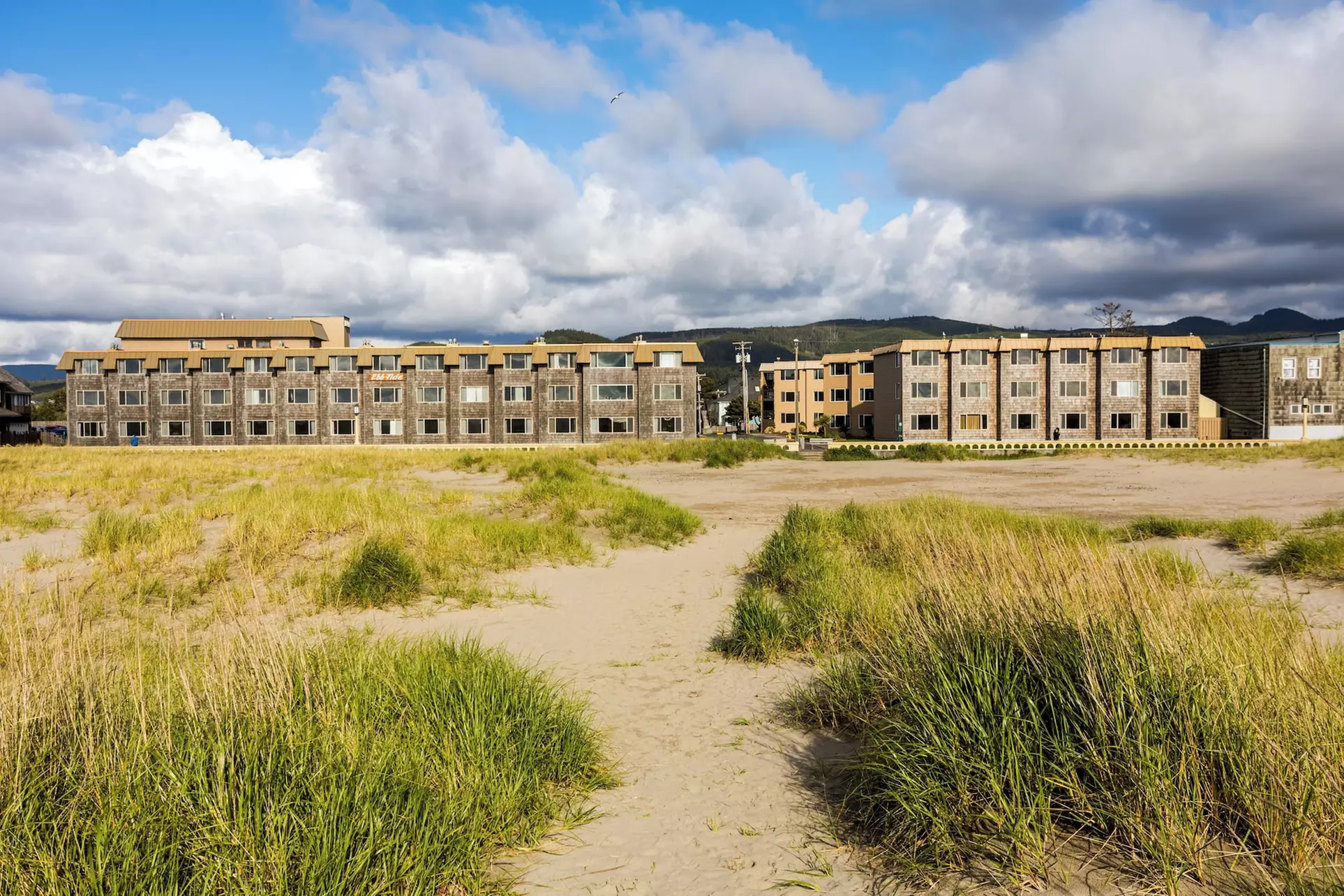 Ebb Tide Oceanfront Inn - Primary Image