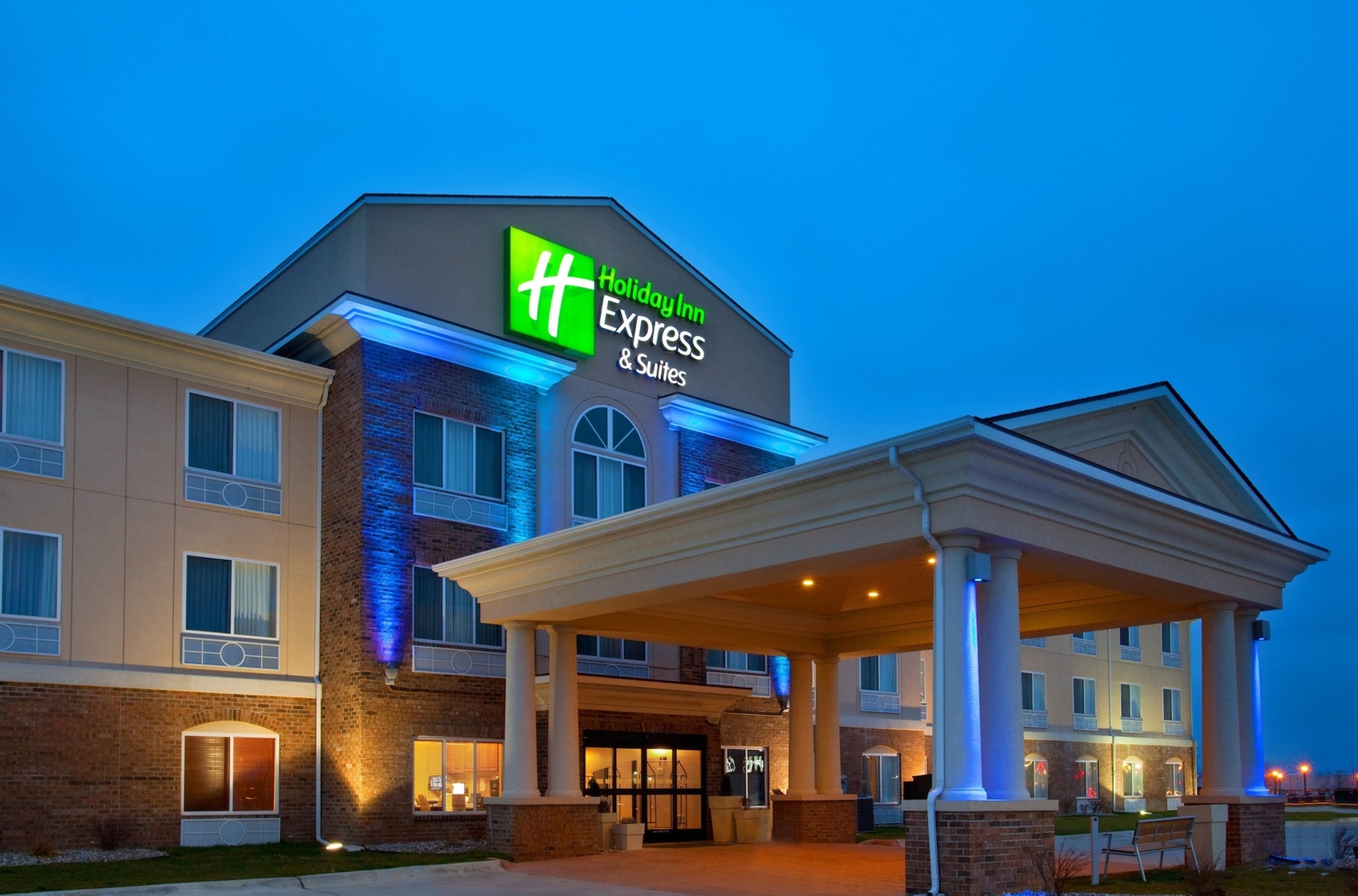 Holiday Inn Express & Suites Mattoon by IHG