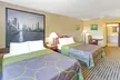 Super 8 by Wyndham Gurnee - Second Medium