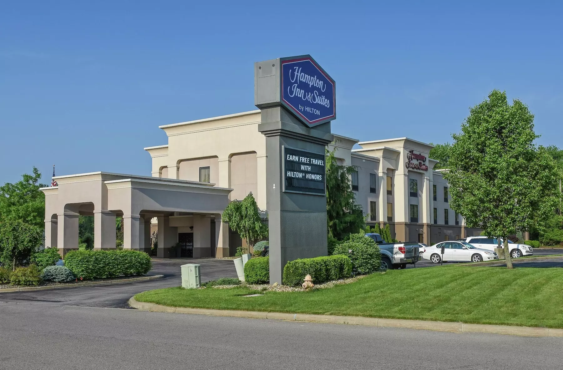 Hampton Inn & Suites Youngstown-Canfield - Primary Image