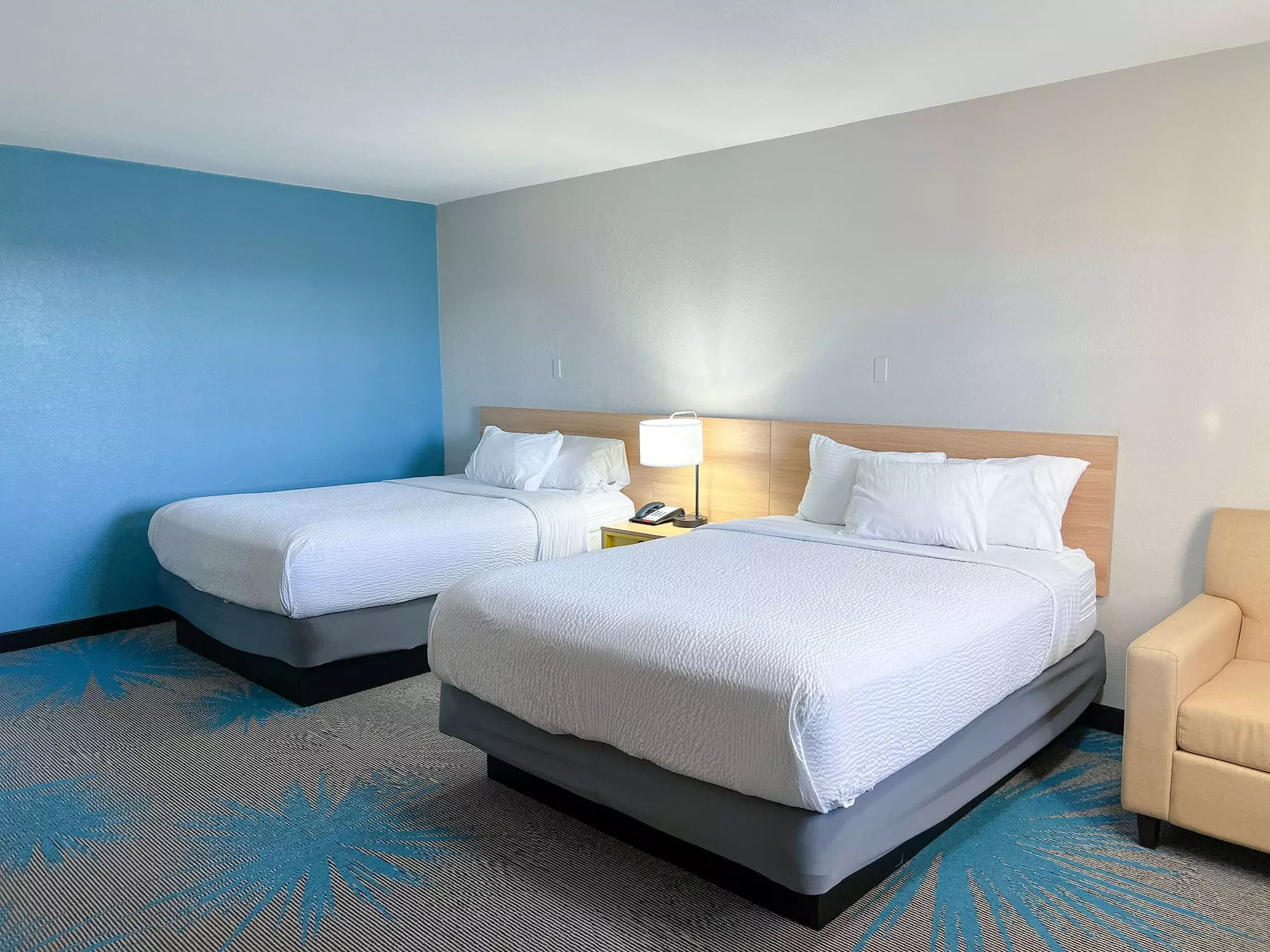 Days Inn & Suites by Wyndham Santa Rosa - Primary Image