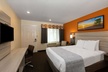 Days Inn by Wyndham Monterey-Fisherman's Wharf Aquarium - Second Medium