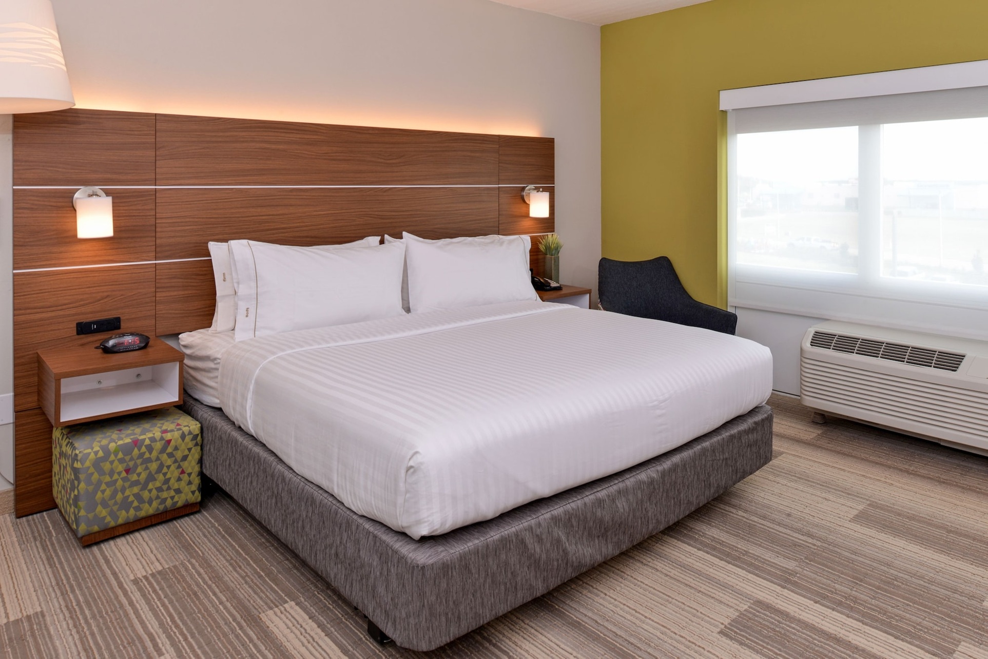 Holiday Inn Express & Suites St. Petersburg - Madeira Beach by IHG